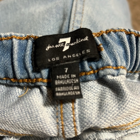 7 For All Mankind pull on pants - Picture 5 of 5